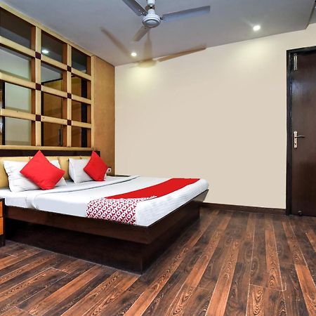 Hotel O Kochar Plaza Делхи Екстериор снимка