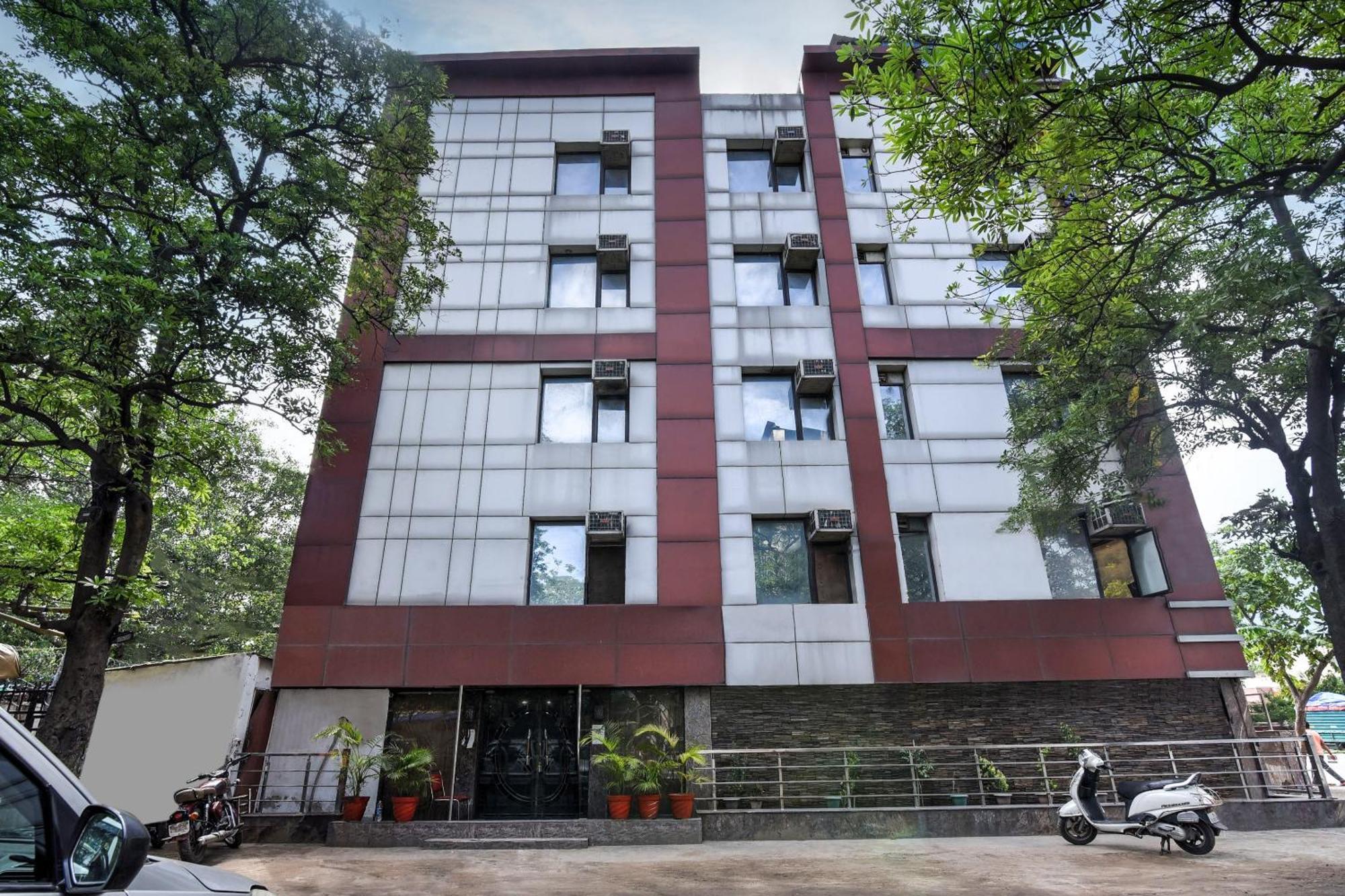 Hotel O Kochar Plaza Делхи Екстериор снимка