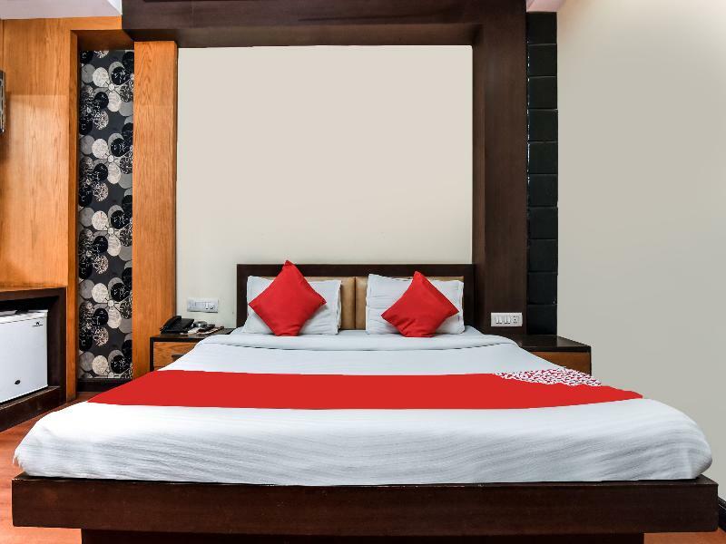 Hotel O Kochar Plaza Делхи Екстериор снимка